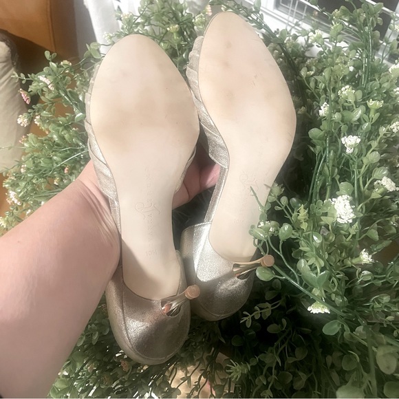 Ivanka Trump Nanci Silver Suede Heels  Size 10 - Picture 9 of 11